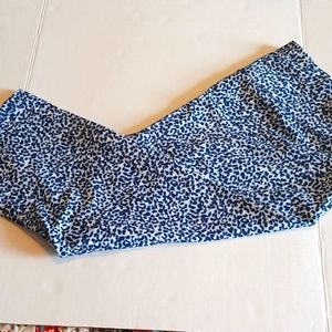 Blue Leppard Print Capri Active Pants